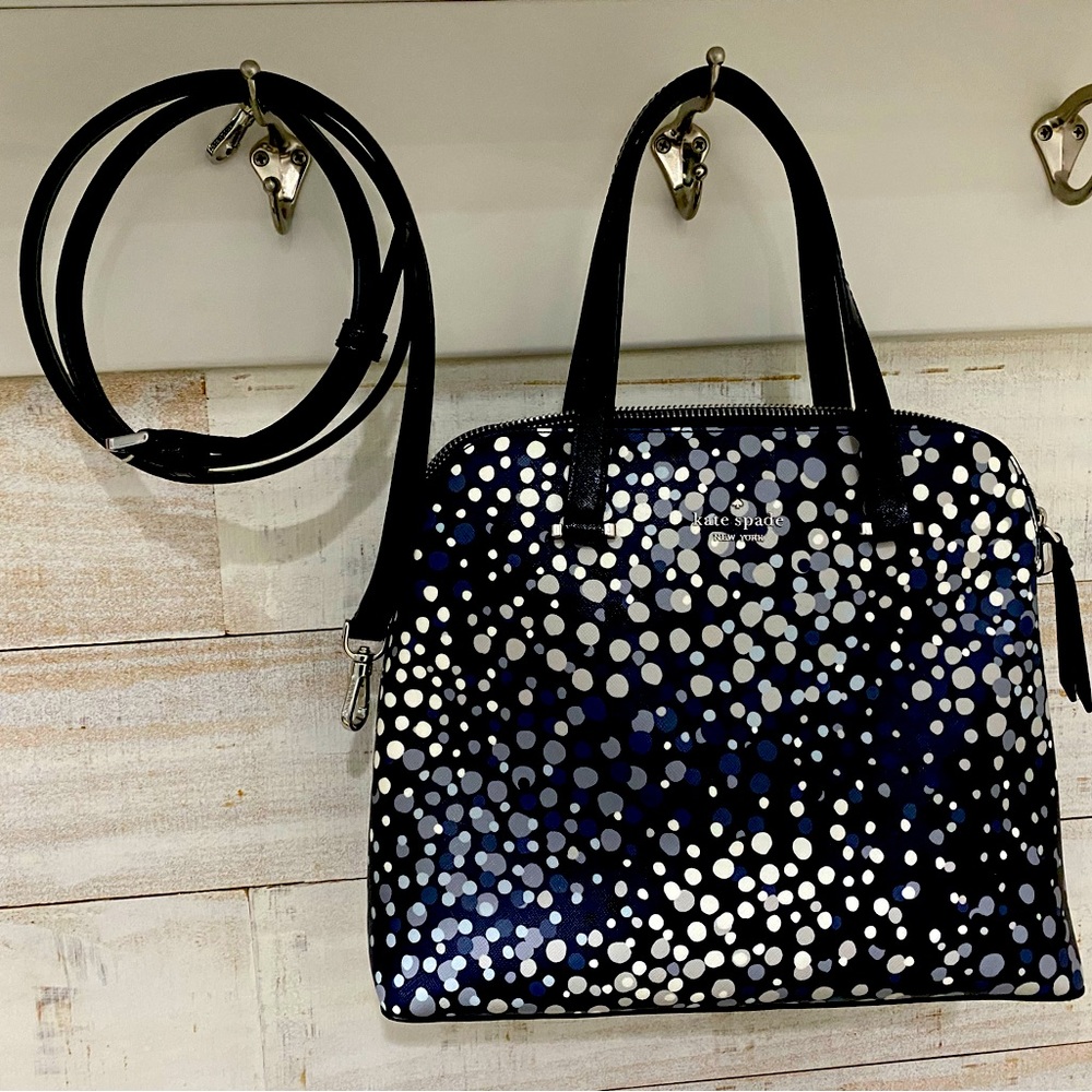 Kate Spade medium dome purse in EUC with crossbody strap.💙